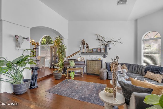 1916 E CLAIRE Drive, Phoenix, AZ 85022