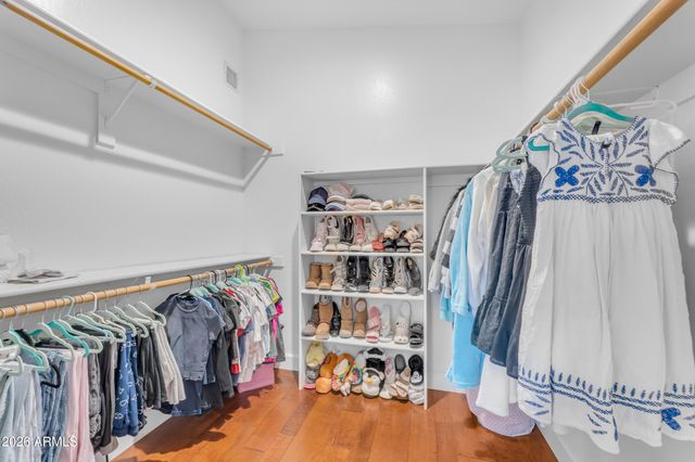 1916 E CLAIRE Drive, Phoenix, AZ 85022