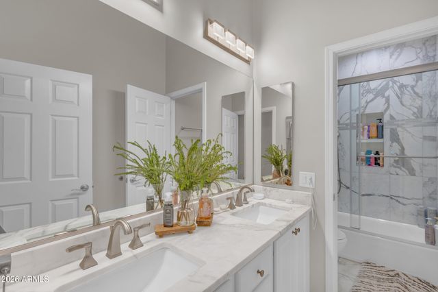 1916 E CLAIRE Drive, Phoenix, AZ 85022