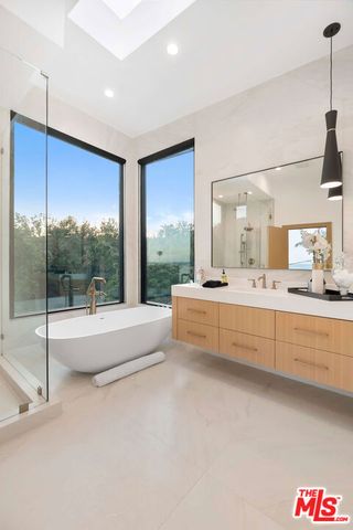 27187 Sea Vista Drive, Malibu, CA 90265