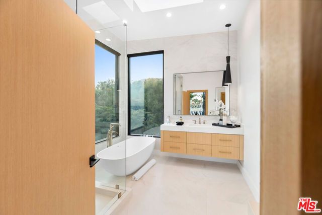 27187 Sea Vista Drive, Malibu, CA 90265