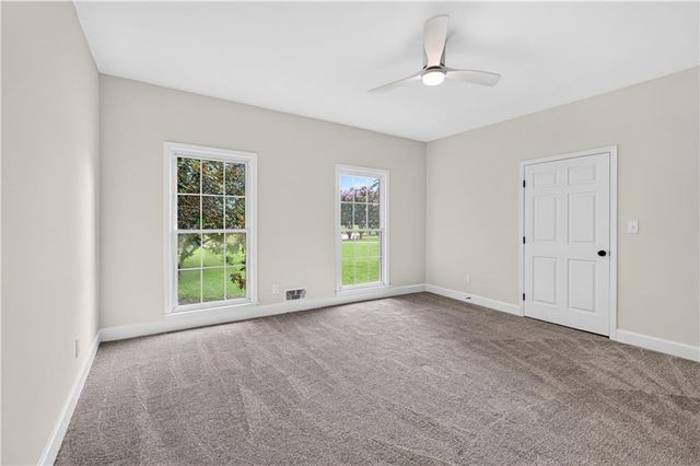 560 Hawthorne Drive, Fayetteville, GA 30214