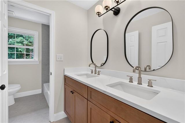 560 Hawthorne Drive, Fayetteville, GA 30214
