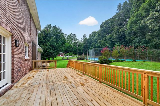 560 Hawthorne Drive, Fayetteville, GA 30214