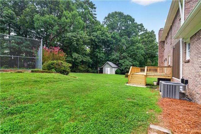 560 Hawthorne Drive, Fayetteville, GA 30214
