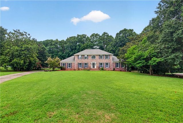 560 Hawthorne Drive, Fayetteville, GA 30214