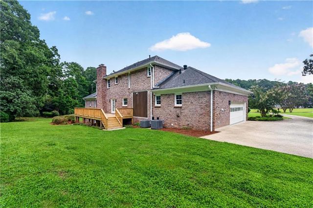 560 Hawthorne Drive, Fayetteville, GA 30214