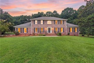 560 Hawthorne Drive, Fayetteville, GA 30214
