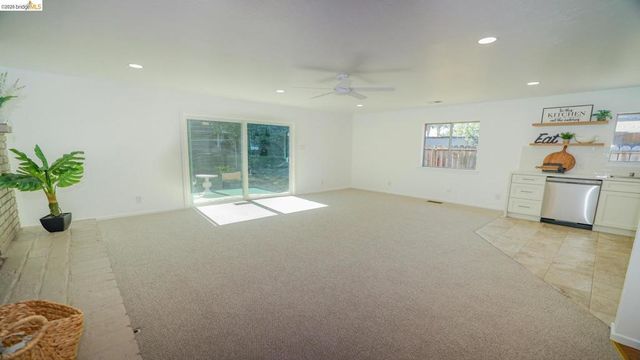 914 Pine ST, Vallejo, CA 94590