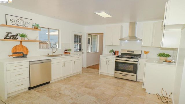 914 Pine ST, Vallejo, CA 94590