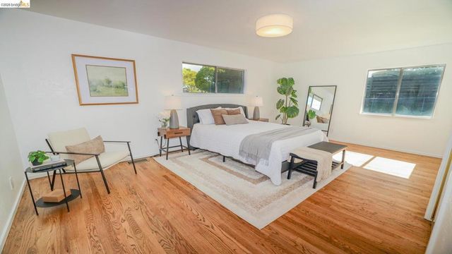 914 Pine ST, Vallejo, CA 94590
