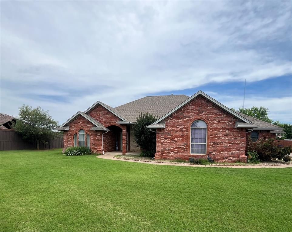 2354 Blue Spruce Drive, Blanchard, OK 73010