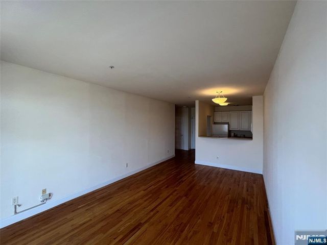 1100 River Road 302, Edgewater, NJ 07020