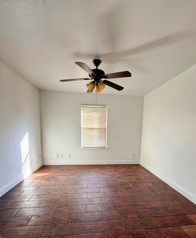 2056 Pecan Creek Drive, Mesquite, TX 75181