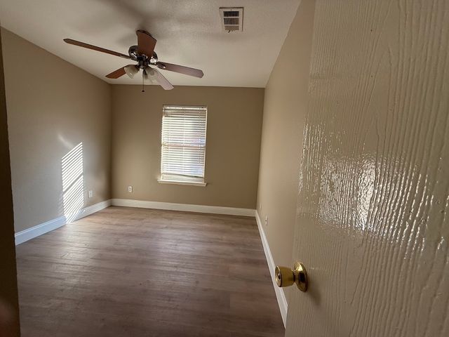 2056 Pecan Creek Drive, Mesquite, TX 75181
