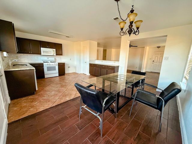 2056 Pecan Creek Drive, Mesquite, TX 75181