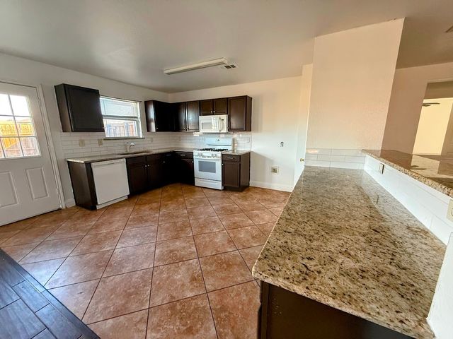 2056 Pecan Creek Drive, Mesquite, TX 75181