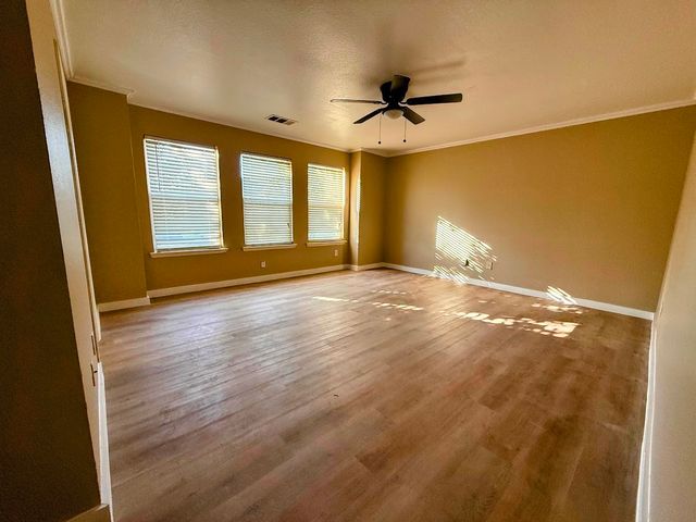 2056 Pecan Creek Drive, Mesquite, TX 75181