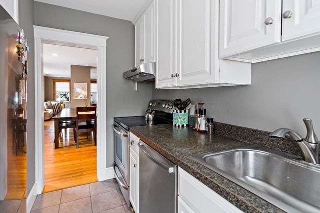83 Davis Straits, Falmouth, MA 02540