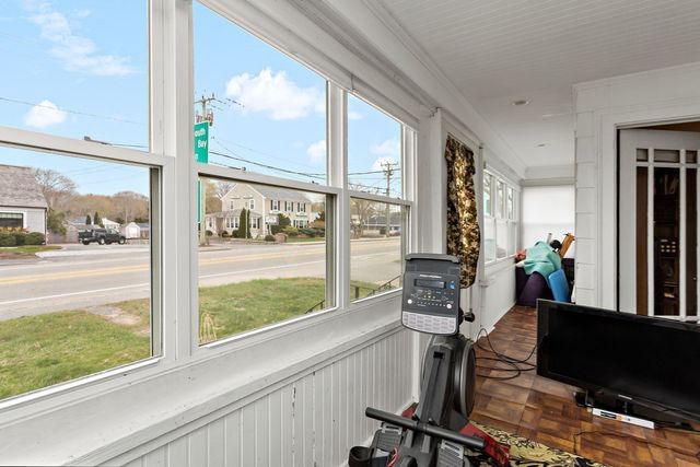 83 Davis Straits, Falmouth, MA 02540