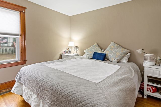 83 Davis Straits, Falmouth, MA 02540