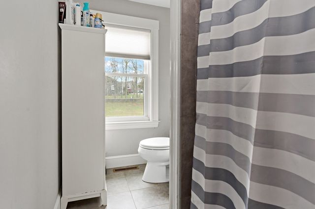83 Davis Straits, Falmouth, MA 02540