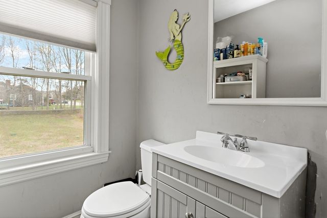 83 Davis Straits, Falmouth, MA 02540
