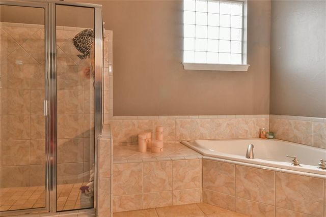 3308 Huntsman Court, Edmond, OK 73003
