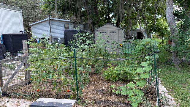 112 VIOLET Circle, Interlachen, FL 32148