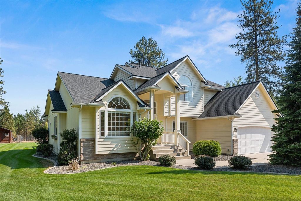 21110 Buckeye Lake Ln, Colbert, WA 99005