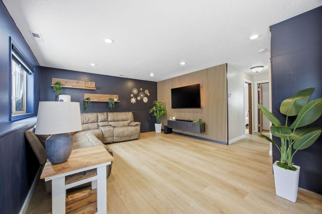 620 N Washington Avenue, Detroit Lakes, MN 56501