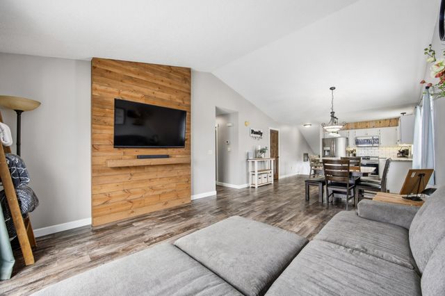 620 N Washington Avenue, Detroit Lakes, MN 56501