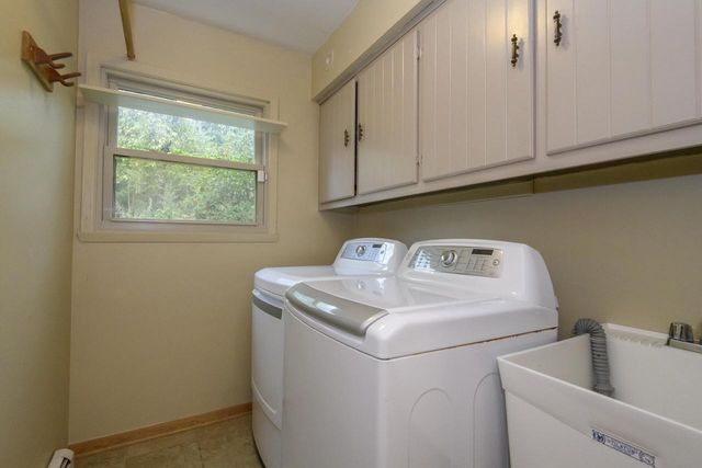 N47W27080 Greenhill COURT, Pewaukee, WI 53072