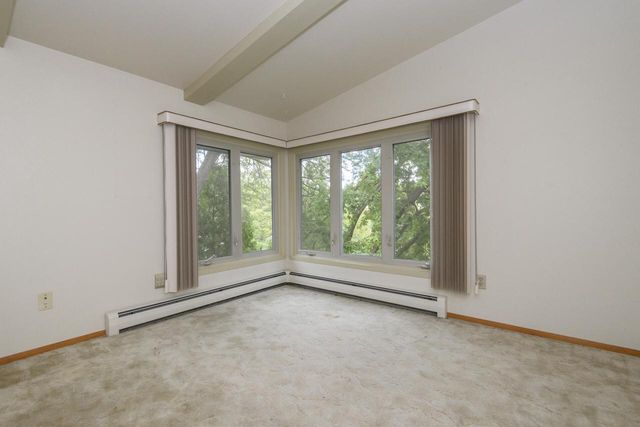 N47W27080 Greenhill COURT, Pewaukee, WI 53072