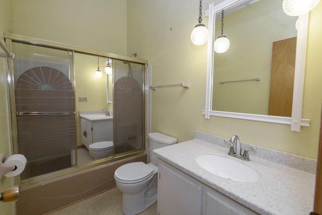 N47W27080 Greenhill COURT, Pewaukee, WI 53072