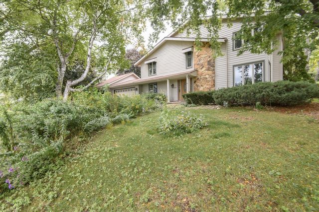 N47W27080 Greenhill COURT, Pewaukee, WI 53072