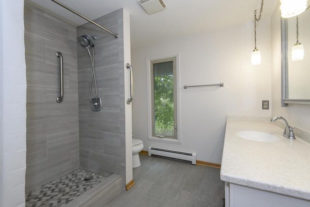 N47W27080 Greenhill COURT, Pewaukee, WI 53072