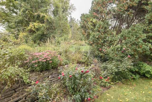 N47W27080 Greenhill COURT, Pewaukee, WI 53072