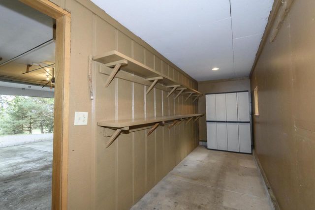 N47W27080 Greenhill COURT, Pewaukee, WI 53072