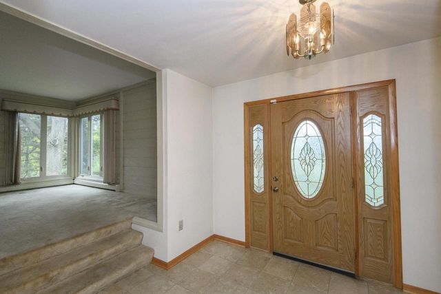N47W27080 Greenhill COURT, Pewaukee, WI 53072
