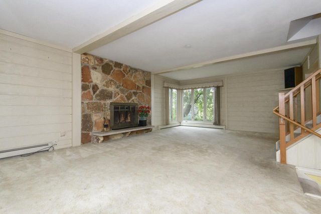 N47W27080 Greenhill COURT, Pewaukee, WI 53072