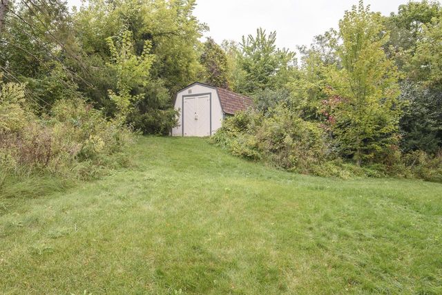 N47W27080 Greenhill COURT, Pewaukee, WI 53072