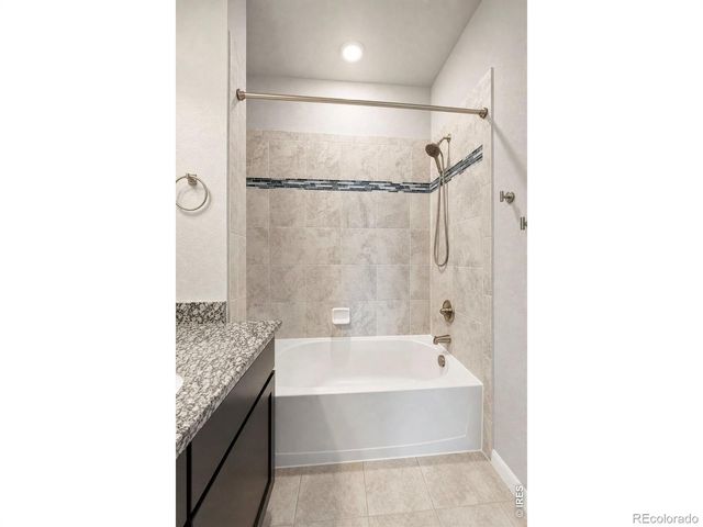 804 Summer Hawk Drive 8104, Longmont, CO 80504