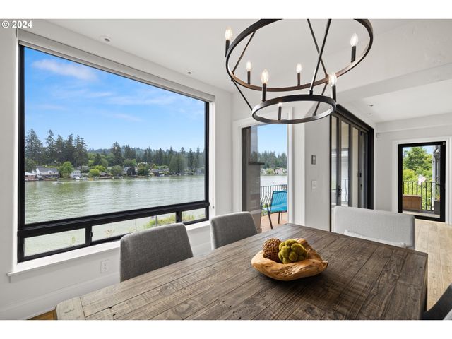 151 3RD St, Lake Oswego, OR 97034