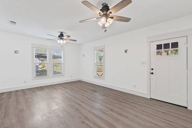 509 Maple Street, Commerce, TX 75428