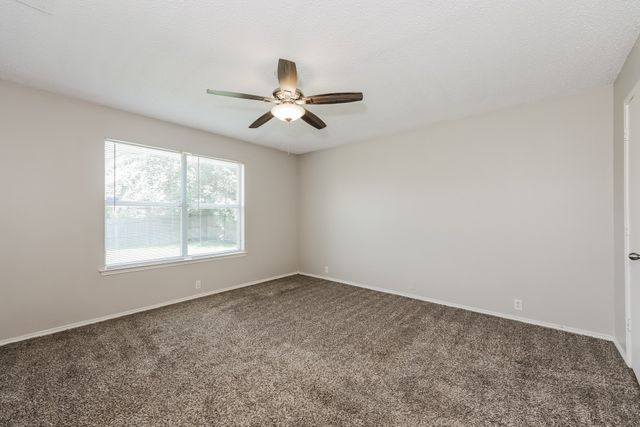 1600 Shady Shores Drive, Glenn Heights, TX 75154