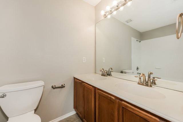 1600 Shady Shores Drive, Glenn Heights, TX 75154