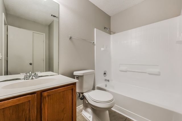 1600 Shady Shores Drive, Glenn Heights, TX 75154