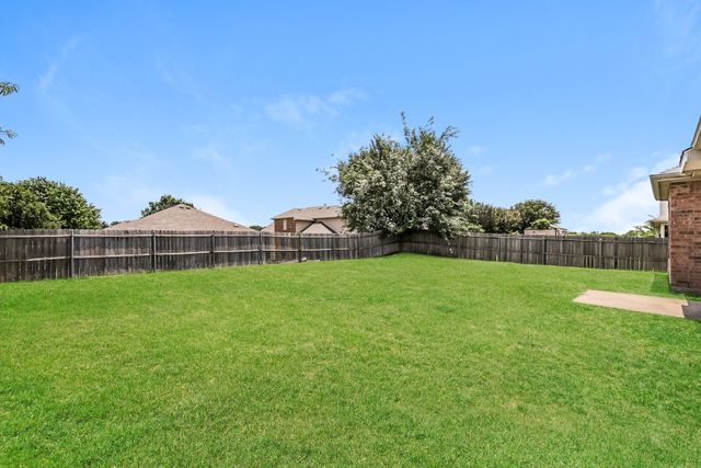 1600 Shady Shores Drive, Glenn Heights, TX 75154