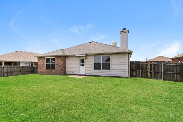 1600 Shady Shores Drive, Glenn Heights, TX 75154